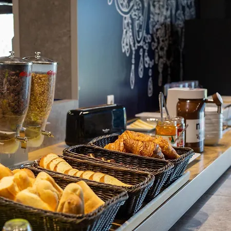 Ibis Budget Centre Hotel 2*