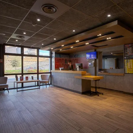 Hotel Ibis Budget Centre 2*