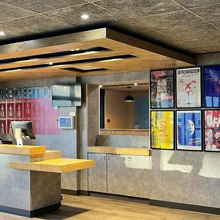 Ibis Budget Centre Hotel 2*